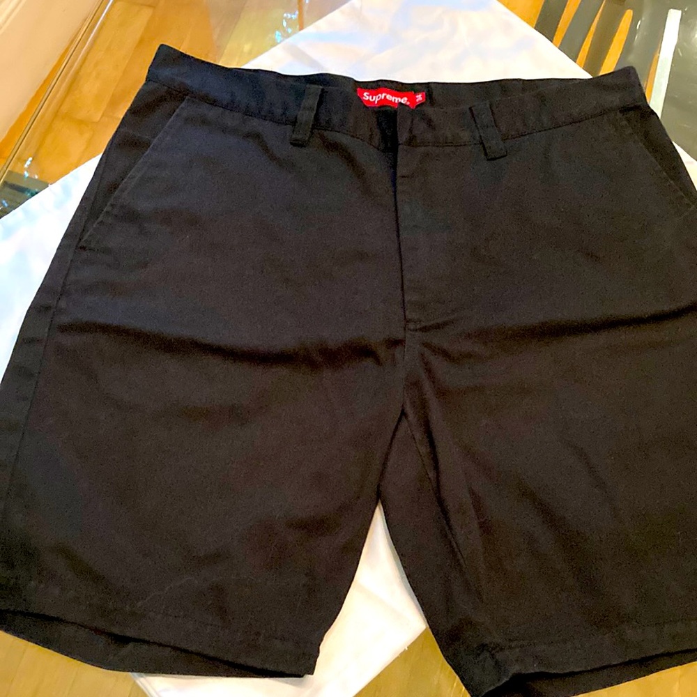 Men’s Supreme size 34 black chino shorts